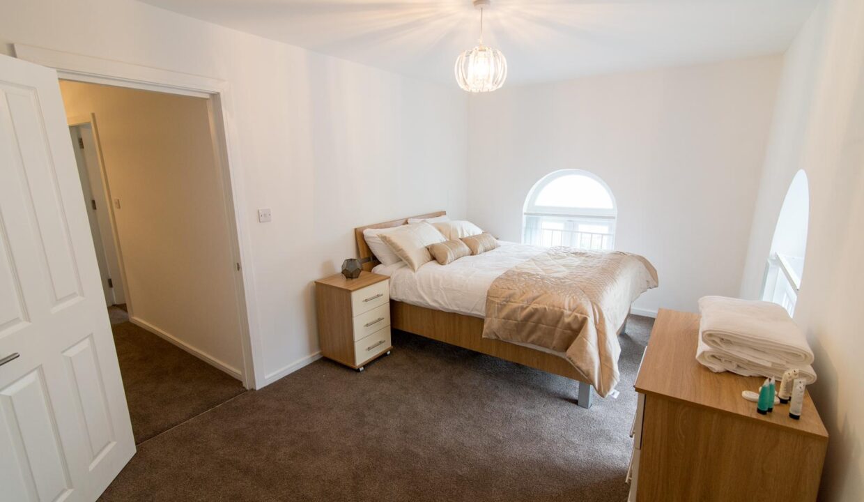 WhatsApp Image 2025-10-16 at 10.27.23 (2)