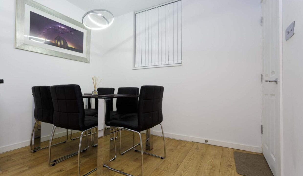 WhatsApp Image 2025-10-16 at 10.28.08 (2)