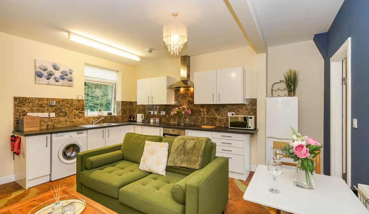 imgi_165_95deff09-e848-4d8b-83fa-ff76a5d1946f