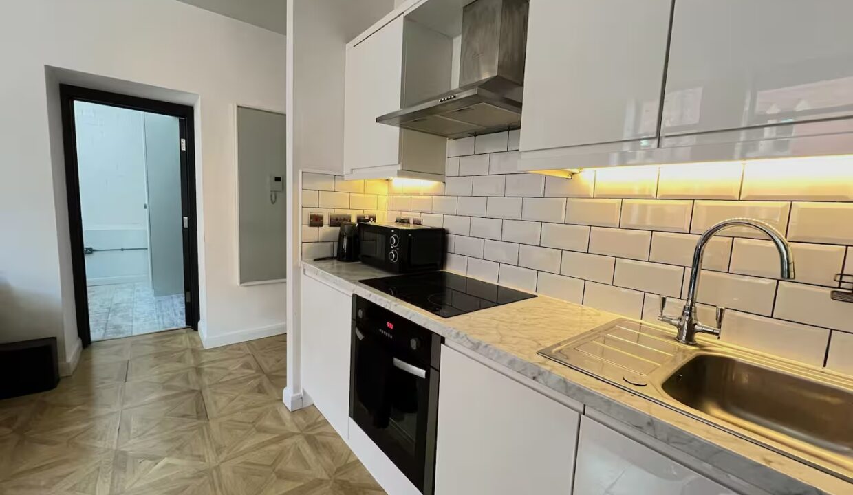 imgi_194_0227301f-e8e0-478f-830f-384b070d060d