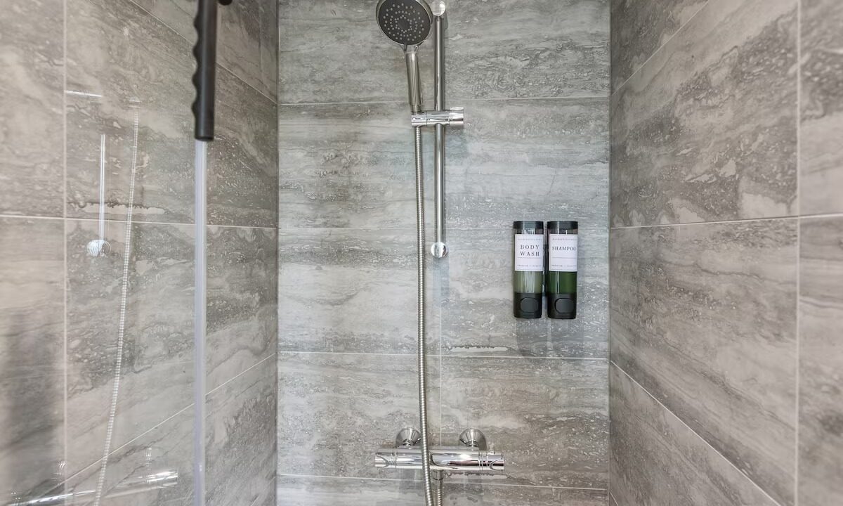 imgi_77_a8d8de1d-eaaf-4082-bd79-17fdffc24c3f